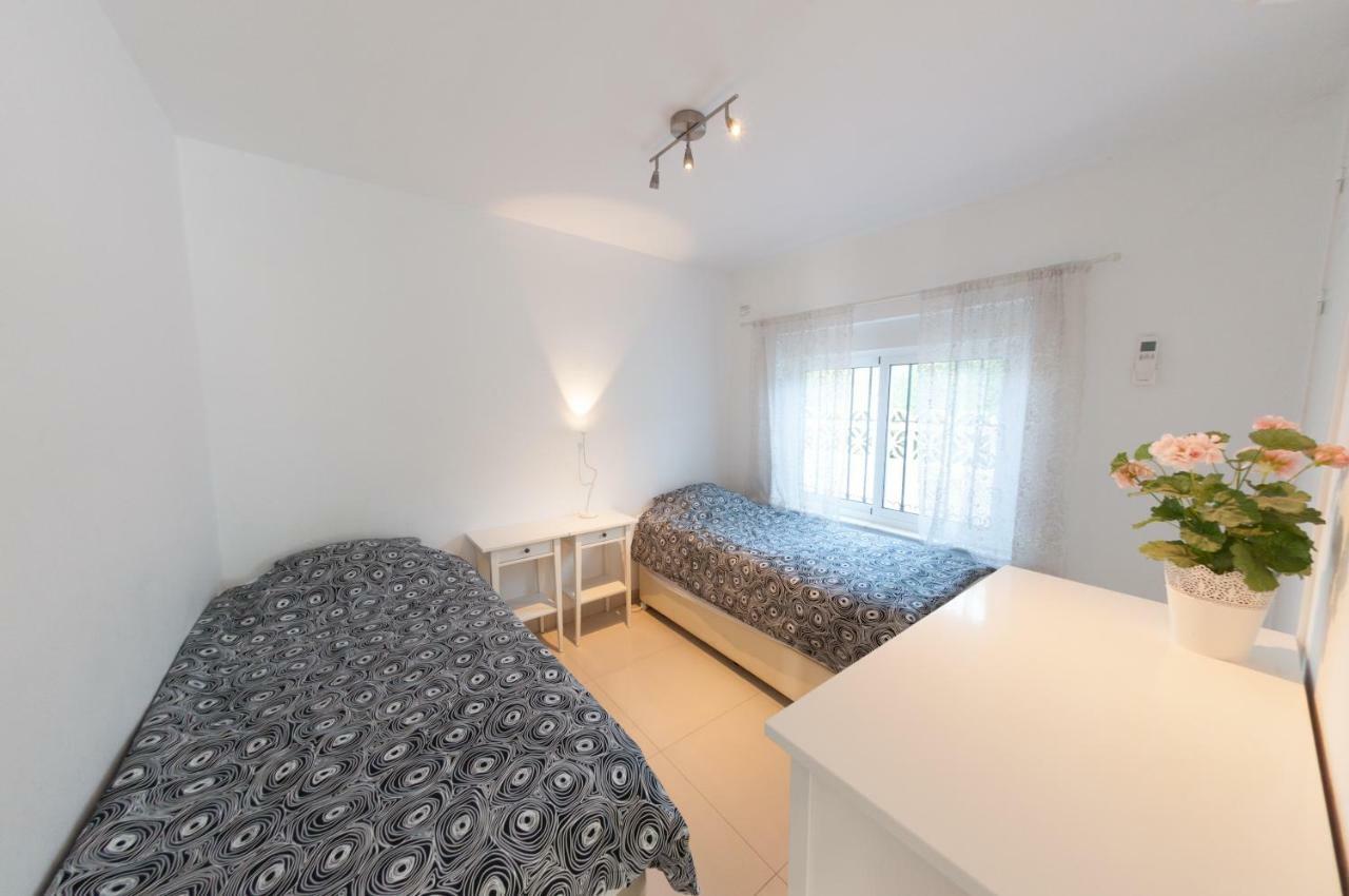 פואנגירולה Villa Marysol Sleeps 6 מראה חיצוני תמונה