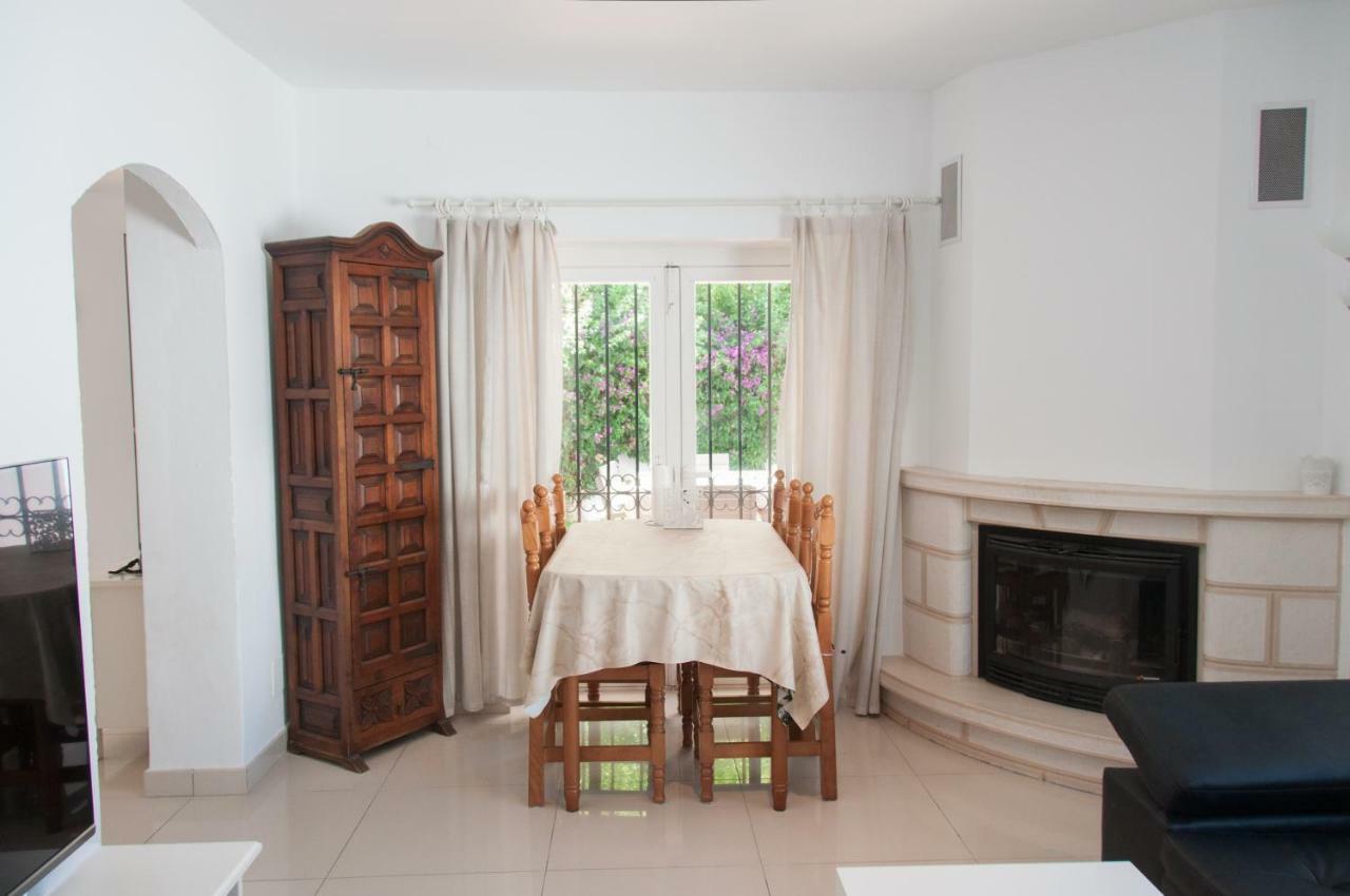 פואנגירולה Villa Marysol Sleeps 6 מראה חיצוני תמונה